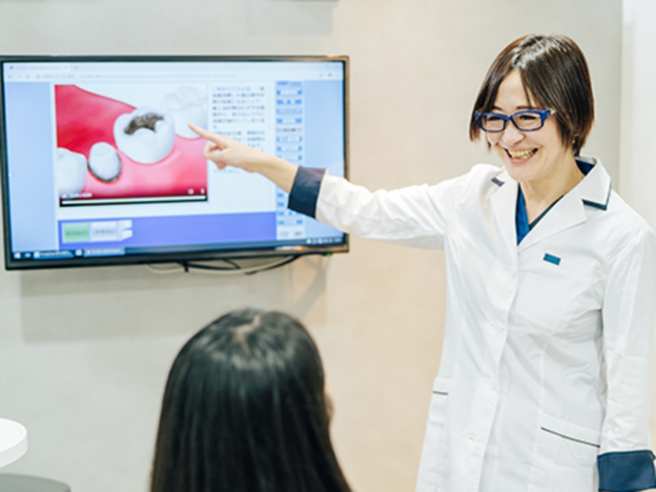 検査結果を説明している様子